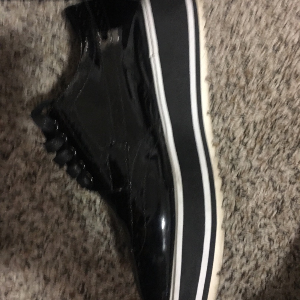 Prada Shoes - Picture 4 of 5